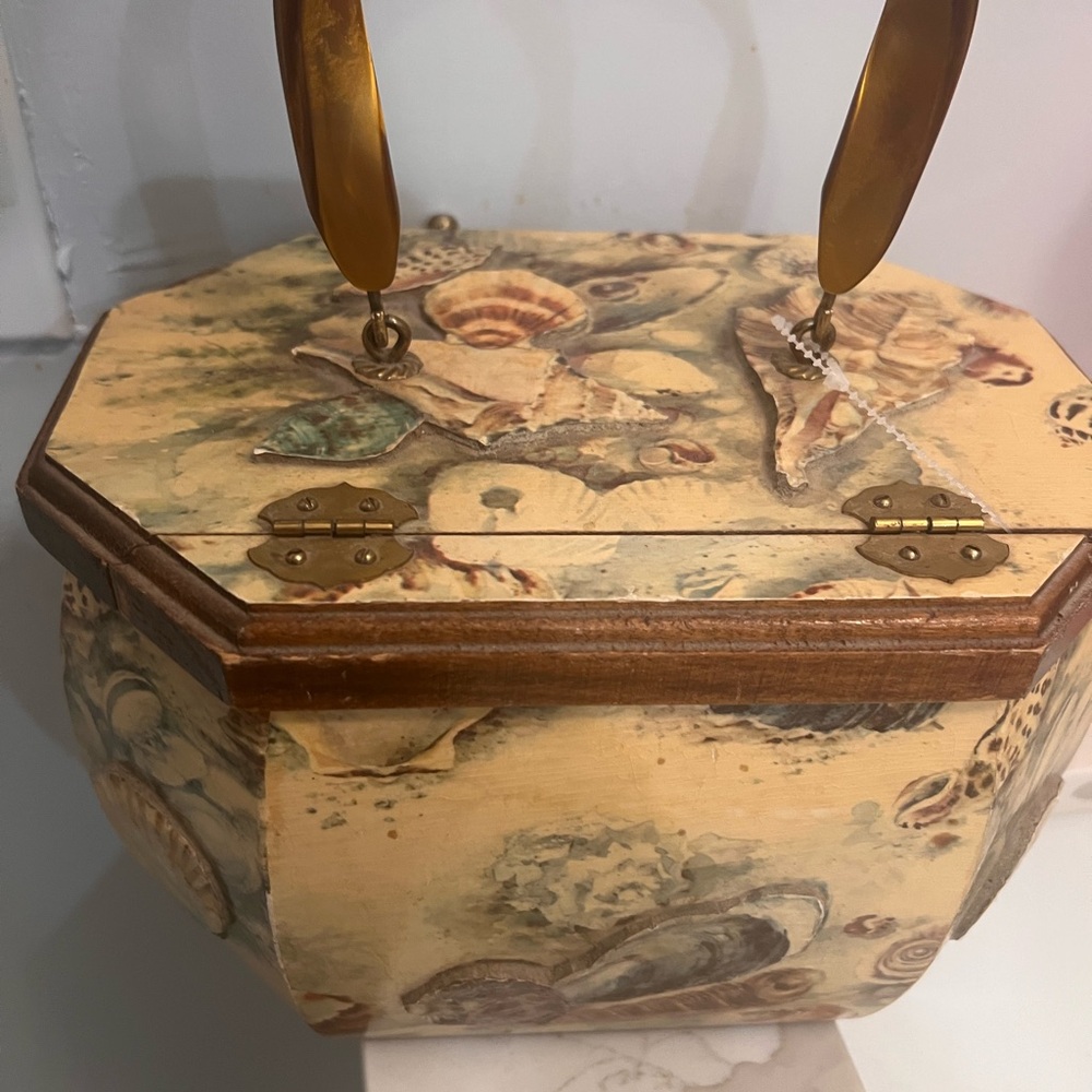 Seashell Patterned Octagonal Handbag - image 2